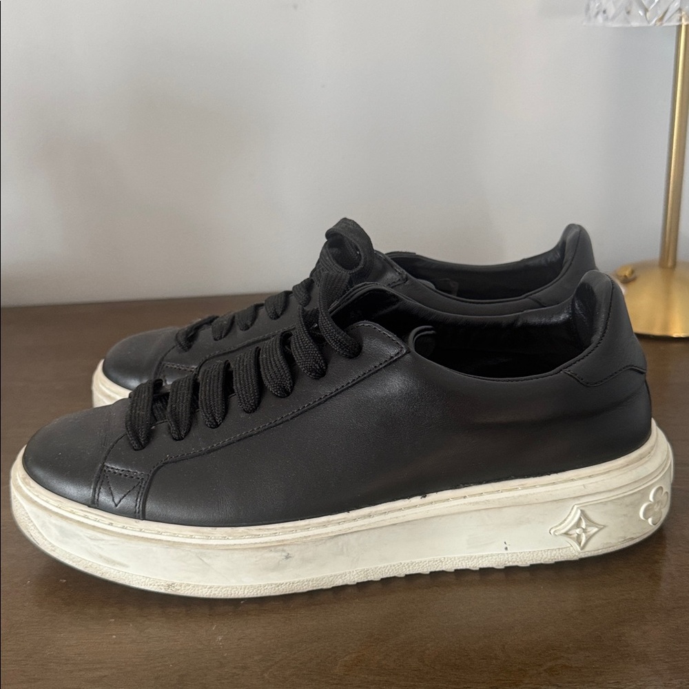 Louis Vuitton leather sneakers - Picture 3 of 10